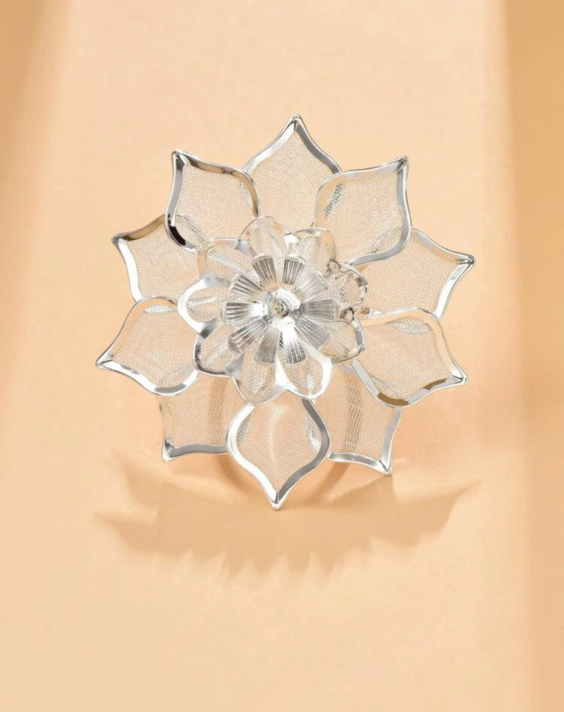 Elegant Flower Ring