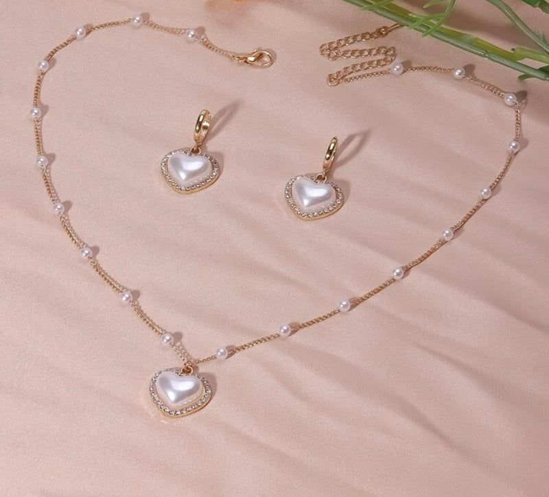 Glamorous Rhinestone & Faux Pearl Detail Heart Jewelry