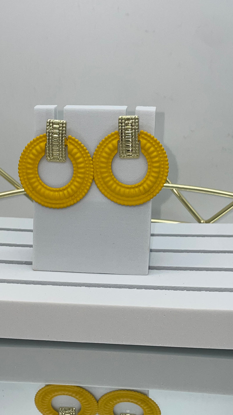 Fashionable Solid Round Earrings